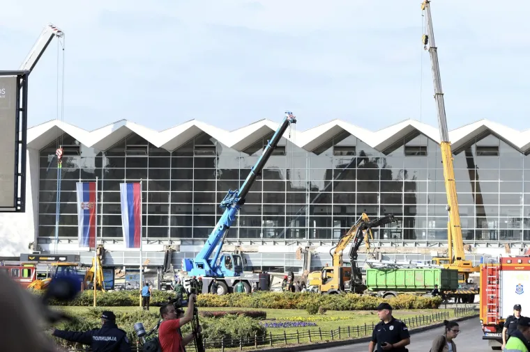 Borba s vremenom i potraga pod ruševinama: Ovo su potresni prizori s mjesta katastrofalne tragedije u Srbiji