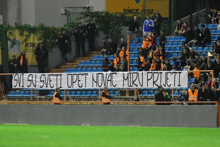 &quot;Svi su sveti opet novac miru prijeti&quot;&apos; - poruka je Funcuta.