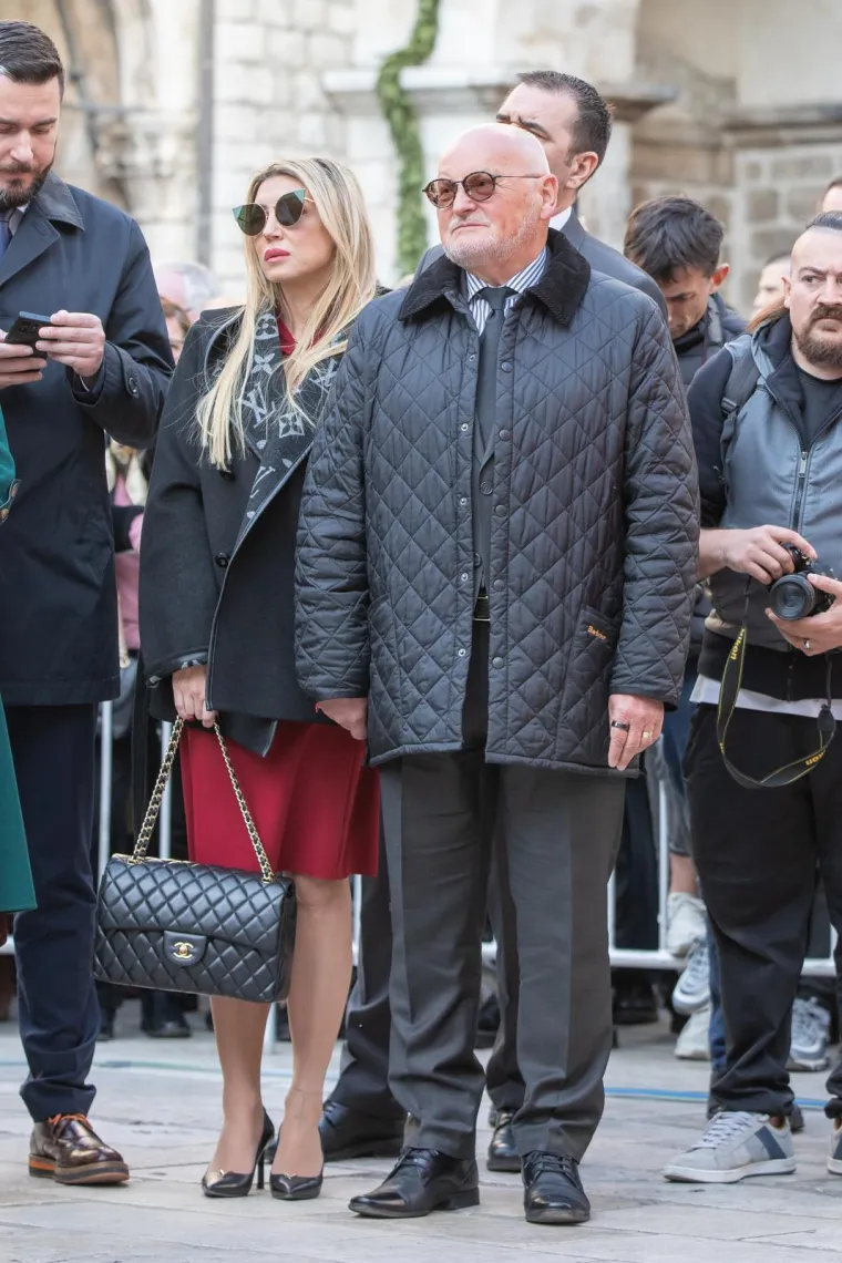 Zlatko Mate&scaron;a pro&scaron;etao sa svojom suprugom: Blankin ružičasti outfit mamio je poglede
