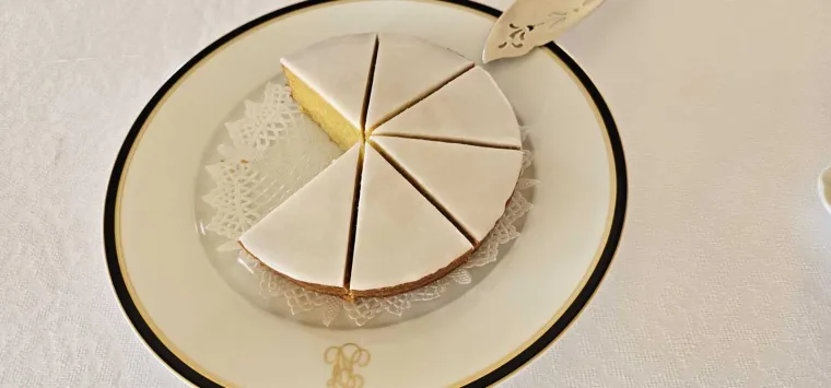 Za nas je napravio tradicionalni kolač iz Nantesa, grada iz zapadne Francuske. I kaže, ovaj kolača može se pripremati s djecom. Jako je jednostavan.
