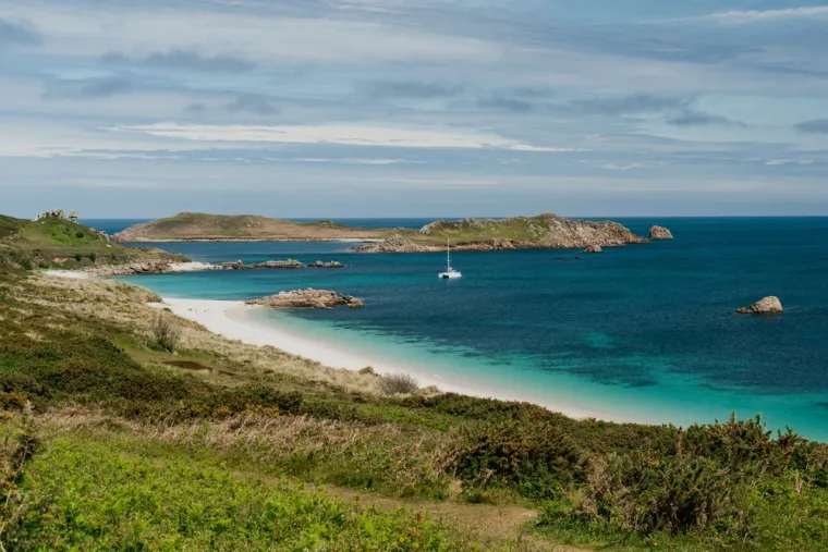 19. Britanski otoci Scilly, UK: &quot;S dugim netaknutim plažama i skrivenim uvalama, odmor na ovom arhipelagu uz obalu Cornwalla bit će jedan od onih o kakvima nikad niste maštali&quot;, izjavljuje Time Out.