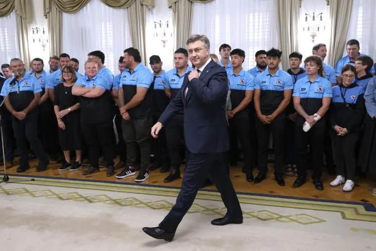 Potomci hrvatskih iseljenika, koji porijeklo vuku iz raznih krajeva Lijepe Naše, a povezala ih je ljubav prema ragbiju, odlučili su obnoviti veze s Hrvatskom te organizirali dolazak ekipe koju su nazvali Northland Tarara Croatian rugby team, u Hrvatsku. 