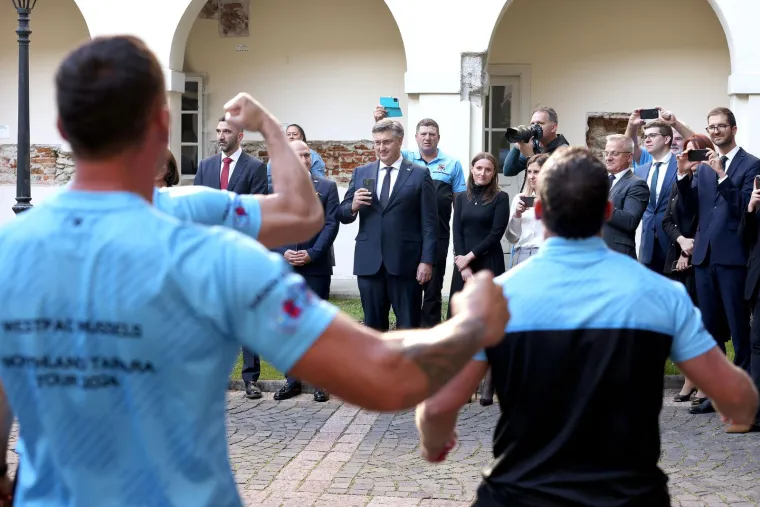 Odigrali su tri utakmice: Prvu protiv protiv selekcije Zagrebačkog ragbijaškog saveza na Rudešu, zatim protiv selekcije Dalmacije u Sinju (14 sati) te u Makarskoj protiv reprezentacije Hrvatske.