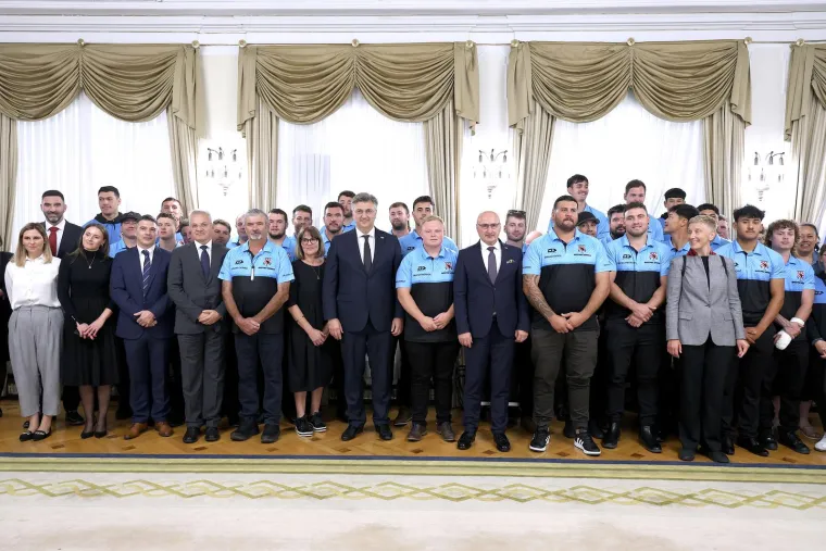 Na Novom Zelandu klupska je sezona završila, ali oni su se sastajali jedanput tjedno i trenirali kako bi ostali u formi za dolazak u Hrvatsku.