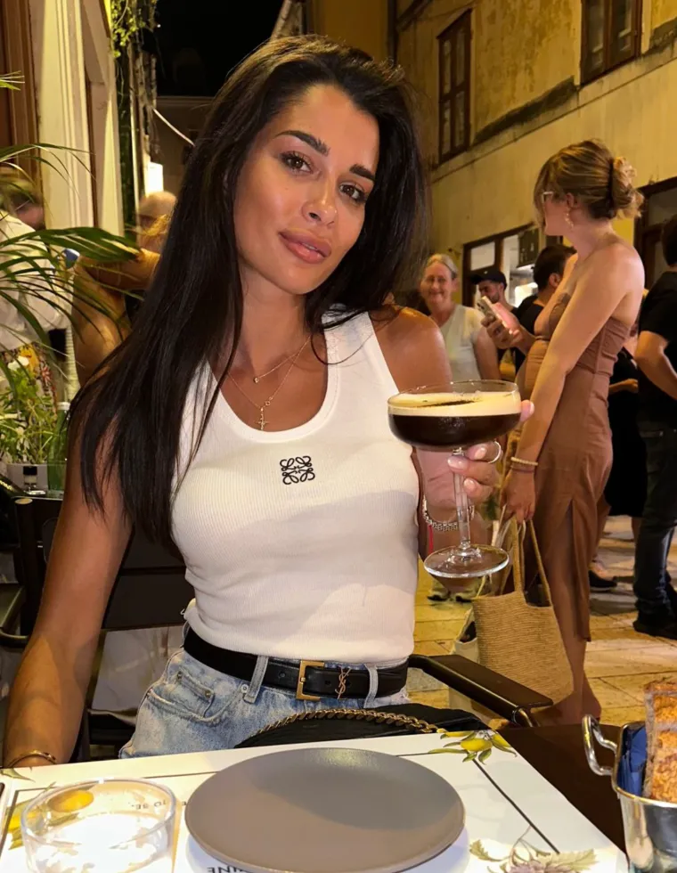 Više puta odbila je poziv da sudjeluje u izboru za miss, priznajući da nije tip koji želi proći pistom i biti ocjenjivan. 