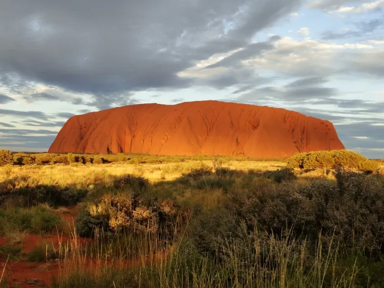 13. Nacionalni park Badlands, Australija: Ovo mjesto je vrlo teško dostupno i slabo naseljeno, vjerojatno zbog svojih ekstremnih temperatura. Ondje je zabilježena  temperatura od 69,2 Celzijeva stupnja.