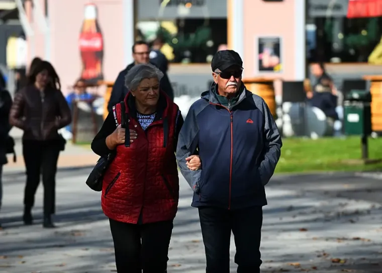 Predivni parovi uživali su u zrakama sunca