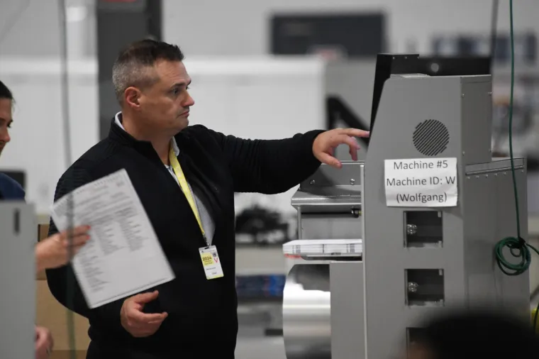 U Hrvatskoj je to potpuno druga priča. Ovako izgleda kada se u Americi broji svaki glasački listić