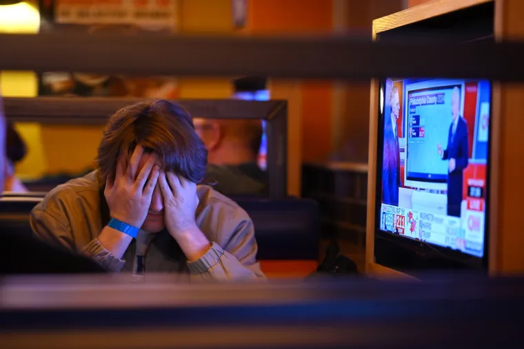 Noć neizvjesnosti u Americi: Suze, očaj i strah na licima Kamalinih prista&scaron;a