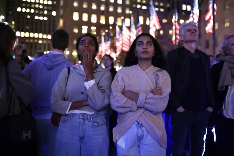 Noć neizvjesnosti u Americi: Suze, očaj i strah na licima Kamalinih prista&scaron;a