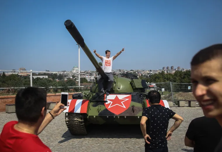 Navijači Crvene zvezde bili su oduševljeni tenkom pored Marakane.