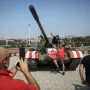Tada je tenk na sebi imao obilježja i boje Crvene zvezde.