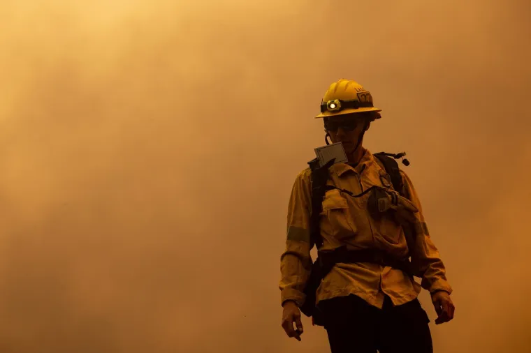 Stravičan požar pusto&scaron;i Kaliforniju: Gore domovi, polja, životinje, tisuće se evakuiraju