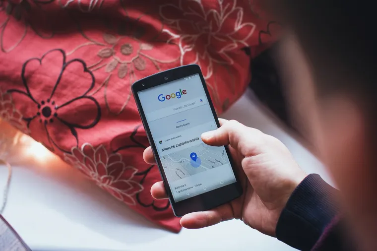 14. Google sve zna: Kada se prijavite na Android uređaj, on se sinkronizira sa svim vašim Google računima, dajući Googleu pristup podacima s vašeg telefona.