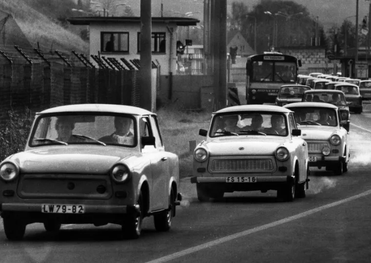 Početni model, Trabant 500, imao je motor zapremine 499 ccm, dok su kasniji modeli dobili ne&scaron;to snažniji motor od 594 ccm.