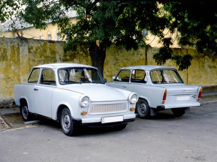 Posljednji model, Trabant 1.1, dobio je moderniji četverotaktni motor iz Volkswagena, ali to nije bilo dovoljno da spasi proizvodnju.