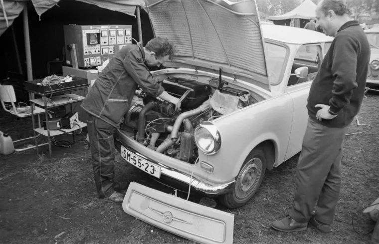 U Berlinu i drugim gradovima biv&scaron;e Istočnje Njemačke, turisti jo&scaron; uvijek mogu iznajmiti Trabante za vožnju te doživjeti duh pro&scaron;lih vremena.