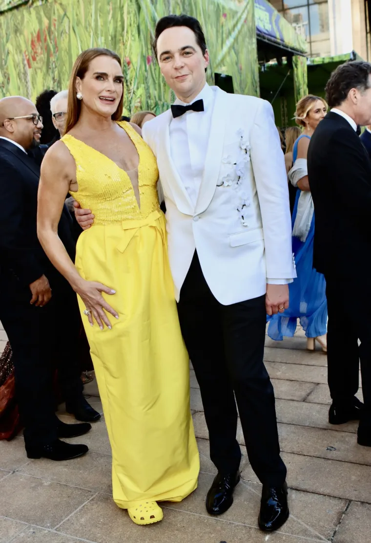 On je iritantan, ali genijalac, a promjenom imidža zbunio je fanove: Prepoznajete li facu iz poznate serije?