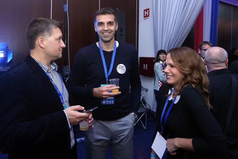 Sjećate li ovih prizora iz stožera HDZ-a prije 9 godina? Zaboravljeni šef najavio je borbu za novu Hrvatsku