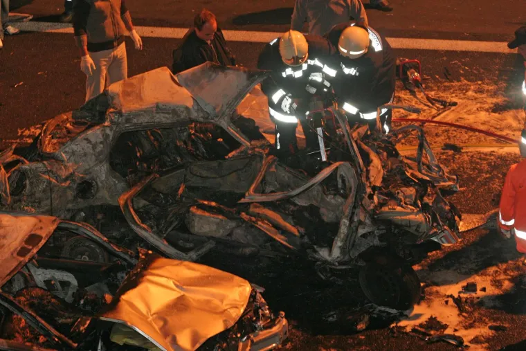 Pet je osoba iz kombija koji je sudjelovao u nesreći bilo ozlijeđeno, a troje od njih te&scaron;ko.