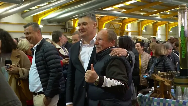 Predsjednik Milanović nije se obratio novinarima, ali je s pažnjom pratio ceremonijal krštenja mošta u vino te je u društvu načelnika Nedelišća, Nikole Novaka i župana Međimurske županije Matije Posavca obišao gotovo sve izlagače.