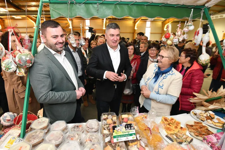 Milanović na proslavi Martinja! Padaju selfiji, zagrljaji, a bome se dobro i jede i pije