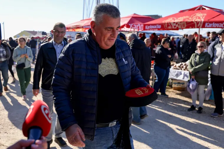 Bulj je istaknuo kako želi provesti pet referenduma, no nije otkrio o čemu su svi. 