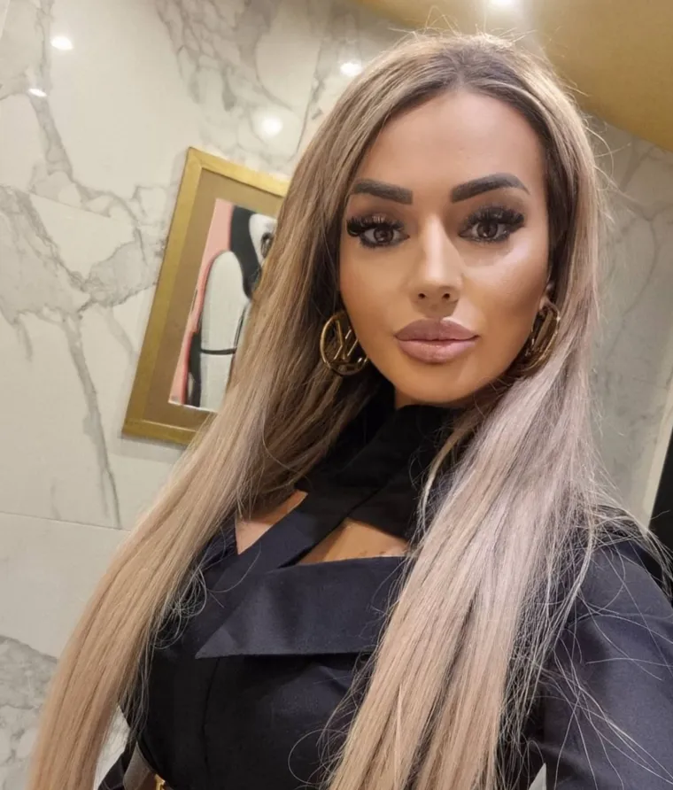 Je li ona najbahatija političarka u regiji? Hvali se Rolexom i Porscheom, a ima samo 30 godina