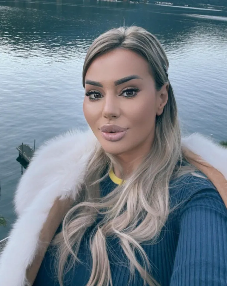 Je li ona najbahatija političarka u regiji? Hvali se Rolexom i Porscheom, a ima samo 30 godina