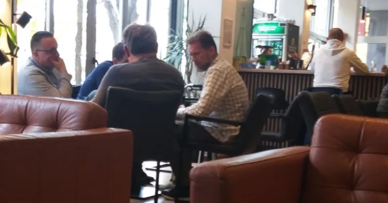 &quot;Ozljede su bile brojne. Ono što mogu reći da mi je desna noga bila polomljena na tri mjesta i kasnije četvrto nekakvo puknuće, sedam-osam rebara, voda na plućima, ključna kost u ramenu. Imao sam po licu 20-ak  ozljeda, ožiljaka odnosno šivanja. Isto tako, straga je došao nekakav udarac koji je napravio i veliku ozljedu mozga. Imao sam tu sreću, liječničko osoblje koje je bilo je reagiralo i pravovremeno i na način na koje je reagiralo tako da se dogodilo i to buđenje osam dana poslije same nezgode. Ali, prolazim fizikalne terapije i vjerujem da će to sve sjesti na svoje mjesto&quot;, ispričao je Banožić.
