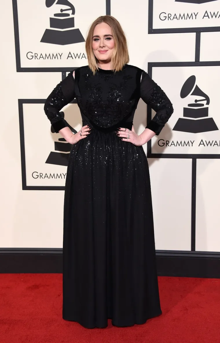 Adele je svoju fizičku transformaciju postigla kroz raznovrsne vježbe, koje uključuju dizanje utega, planinarenje, boksanje i kardio vježbe.