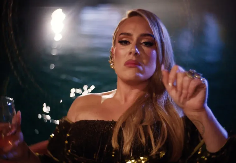 Od bucmaste djevojke do atraktivne pjevačice: Ovako se Adele mijenjala kroz godine