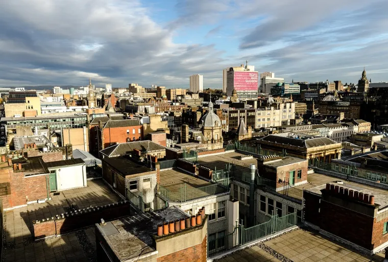 23. Glasgow: Najveći grad u &Scaron;kotskoj po broju stanovnika, prema studiji MoneySuperMarketa, osmo je najstresnije mjesto za putovanje automobilom na posao s 55 od mogućih 100 bodova.