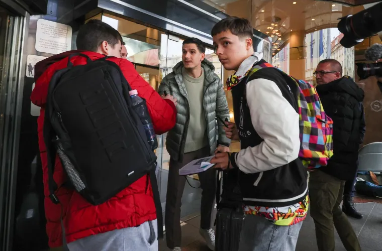 Reprezentativci su se po dolasku družili s obožavateljima