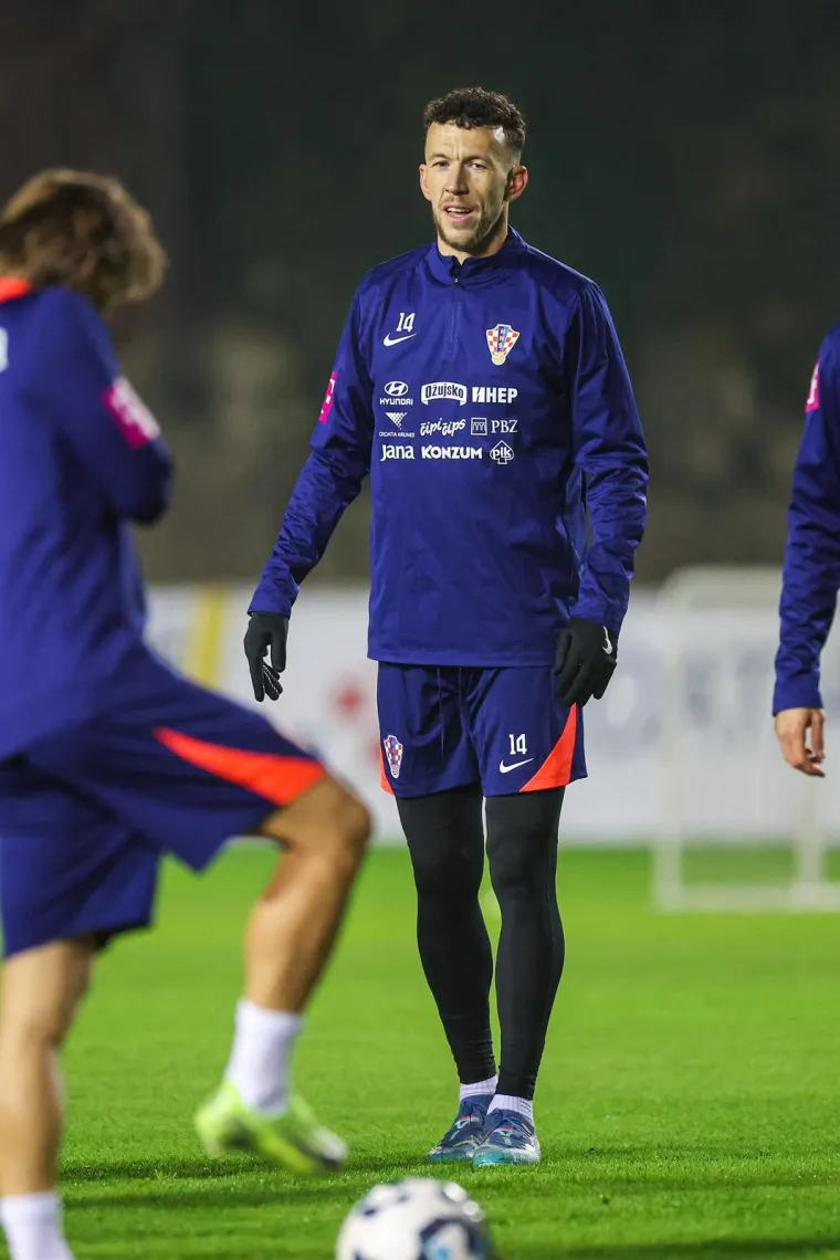 Trenirala su trojica vratara Livaković, Kotarski i Labrović. 