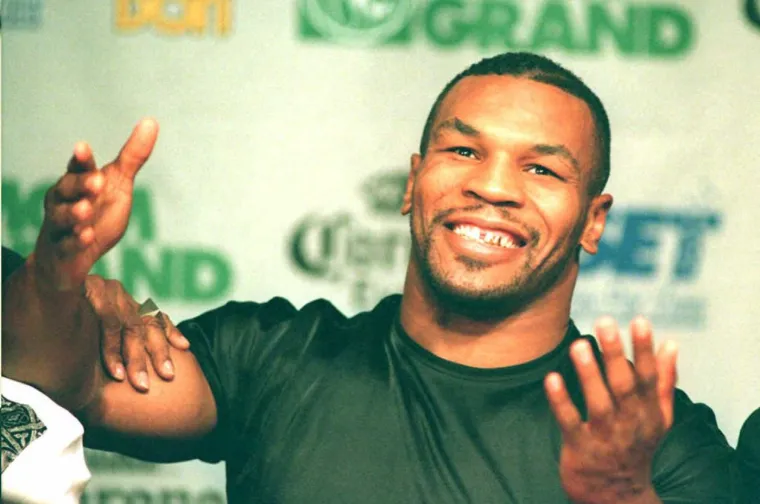 "Brad je bio pijan ili tako ne&scaron;to. Molio me da ga ne udarim i uvjeravao da su samo prolazili kroz tekst za film u kojem su glumili. Ne zamjeram mu ni&scaron;ta. Da zamjeram, on danas vi&scaron;e ne bi bio među živima", rekao je Tyson svojedobno kroz smijeh.