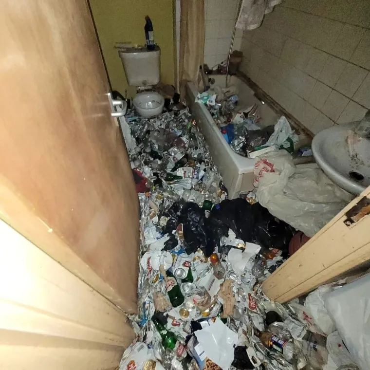 U tome je poslu, svjedoče njegove objave na društvenim mrežama, izvanredan te briljira tamo gdje mnoge njegove kolege ne žele ni ući.