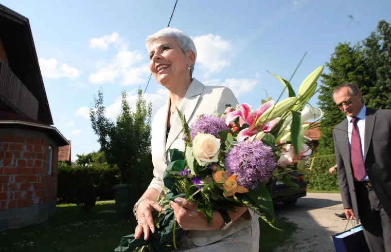 Jadranka Kosor bila je deveta potpredsjednica Vlade, a preuzela je fotelju u Banskim dvorima nakon iznenadnog odlaska Ive Sanadera s tog mjesta te je postala prva i zasad jedina premijerka Hrvatske. Ova pravnica i biv&scaron;a novinarka bila je kandidatkinja na predsjedničkim izborima 2005. godine. 