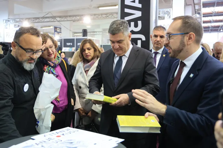 Ovogodi&scaron;nja zemlja u fokusu je Mađarska. Mađarska će se svoju vibrantnu kulturnu scenu dočarati kroz književni, umjetnički, gastronomski i kulturni program. Predstavit će se mađarski pisci s nedavno objavljenim djelima (beletristike i publicistike) na hrvatskom jeziku su, među ostalima, Krisztina T&oacute;th, L&aacute;szl&oacute; F&ouml;ld&eacute;nyi, Andr&aacute;s Forg&aacute;ch, S&aacute;ndor J&aacute;szber&eacute;nyi, No&eacute;mi Orvos-T&oacute;th. Za mlađu publiku Mađarska će pripremiti niz programa usmjerenih na djecu s djelima &Eacute;ve Janikovszky, Magde Szab&oacute; i &Aacute;rp&aacute;da Koll&aacute;ra. Povodom novijih prijevoda, mađarski književni klasici poput Endrea Adyja, Gyule Kr&uacute;dyja, Mil&aacute;na F&uuml;sta i J&aacute;nosa Pilinszkog također će se predstaviti kroz individualne programe.