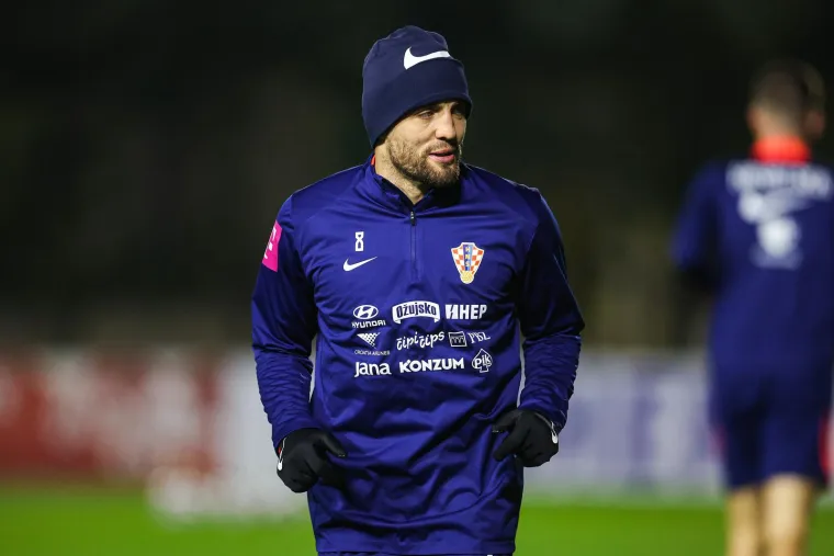 Vadile su se tajice, rukavice i kape. 