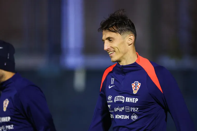 Modrić i ekipa navlačili tajice, rukavice i kape: Evo kojih je par najhrabrijih ostalo u kratkim hlačama