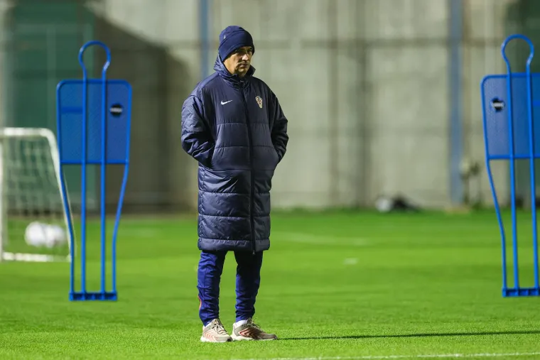 Modrić i ekipa navlačili tajice, rukavice i kape: Evo kojih je par najhrabrijih ostalo u kratkim hlačama