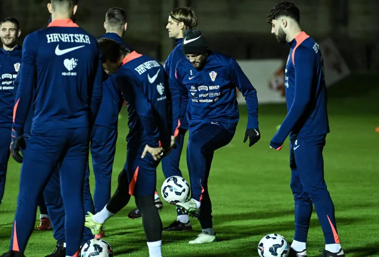 Vadile su se tajice, rukavice i kape. 