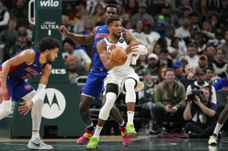 Tri igrača su u srijedu navečer po američkom vremenu, znači u jednoj NBA noći, postigla najmanje 45 poena -- Victor Wembanyama, Karl-Anthony Towns i Giannis Antetokounmpo.