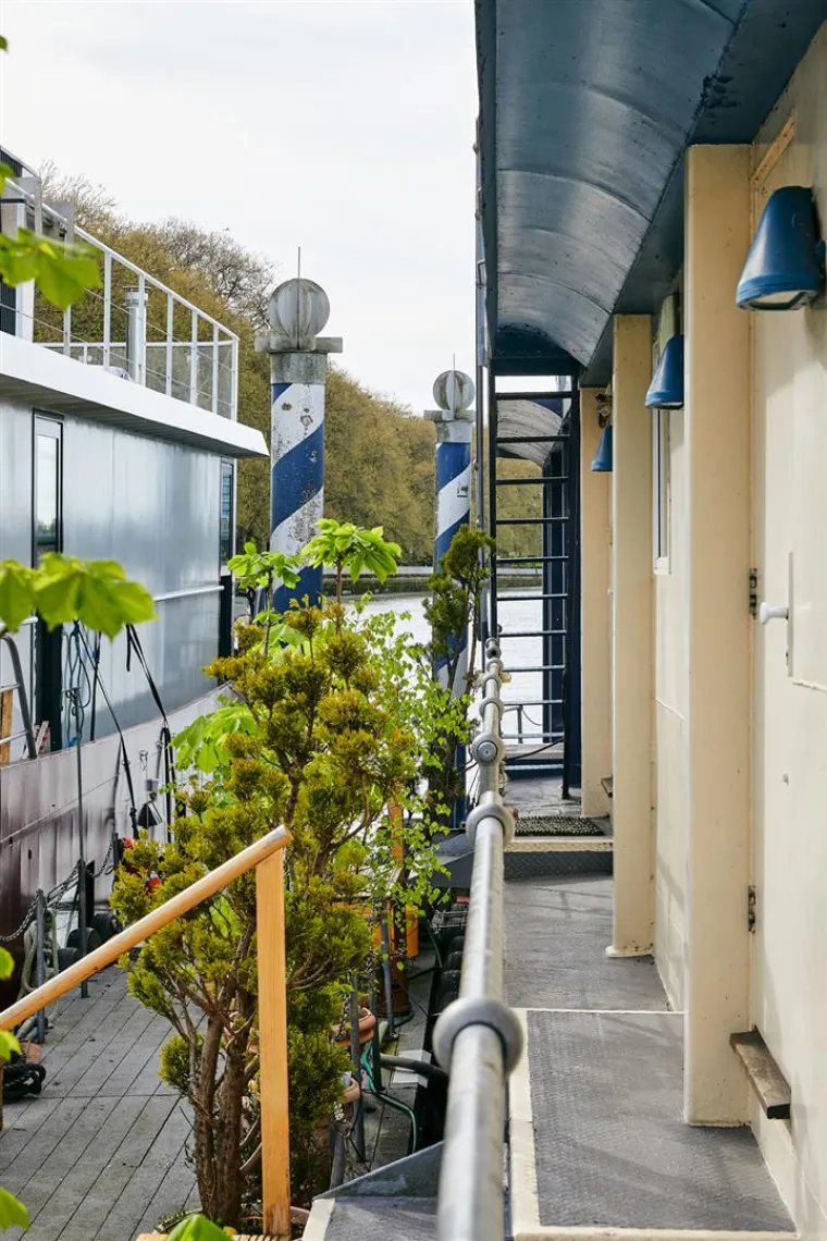Tražite savršen bijeg u privatnost? Ova luksuzna kuća na brodu nudi pravu oazu mira i predivan pogled
