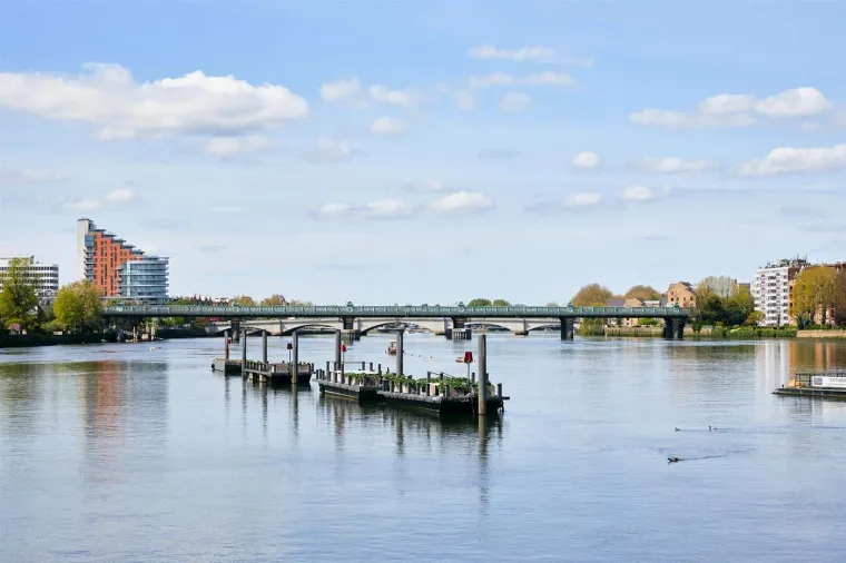Tražite savr&scaron;en bijeg u privatnost? Ova luksuzna kuća na brodu nudi pravu oazu mira i predivan pogled