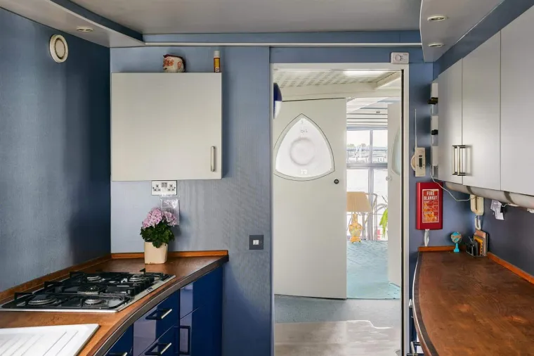 Tražite savr&scaron;en bijeg u privatnost? Ova luksuzna kuća na brodu nudi pravu oazu mira i predivan pogled