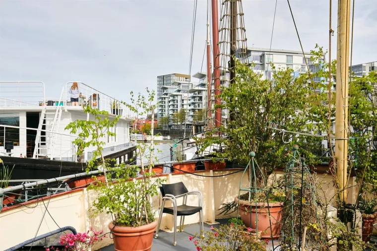 Tražite savr&scaron;en bijeg u privatnost? Ova luksuzna kuća na brodu nudi pravu oazu mira i predivan pogled