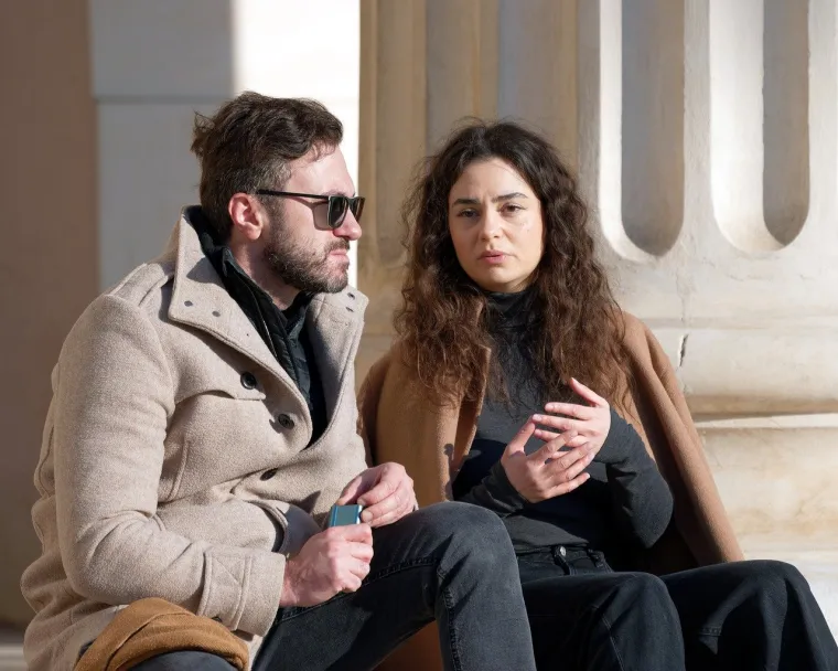 U svojoj knjizi "How to Win and Hold a Husband" objavljenoj 1939. Dorothy Dix savjetuje ženama: "Ne pričajte previ&scaron;e i, najvažnije, nemojte pričati o sebi, nikada. Mu&scaron;karci se užasavaju djevojaka koje brbljaju kao navijene. Mu&scaron;karci vole govoriti o sebi i ono &scaron;to žele je inteligentan slu&scaron;atelj". Evo &scaron;to je jo&scaron; Dorothy savjetovala ženama!