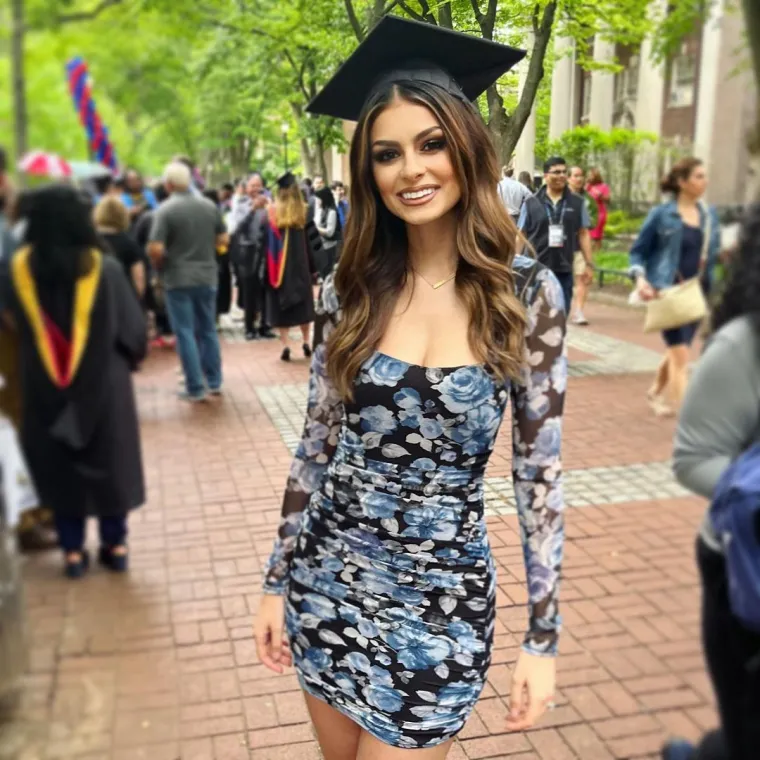 Pipko je uz pohvale diplomirala na Harvardskom sveučilištu, dok je diplomu magistre znanosti stekla je na Sveučilištu Pennsylvania u svibnju 2023.